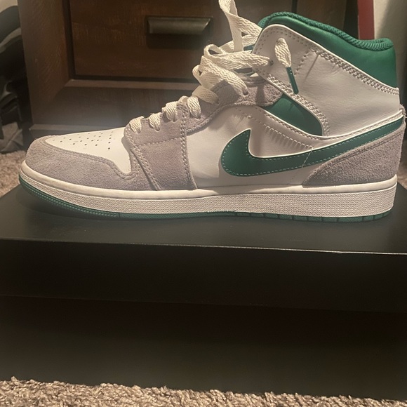 Air Jordan 1 - Picture 2 of 5
